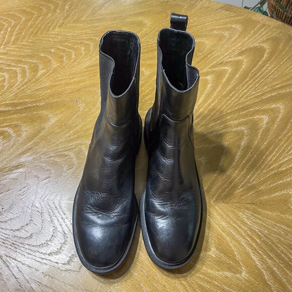 Zara Staple Black Chelsea Black Boots - Picture 2 of 9